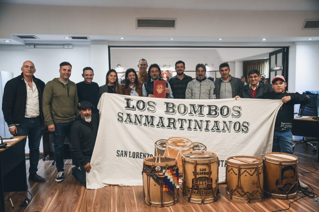 Entrega Declaración de Interés a la Agrupación "Los Bombos Sanmartinianos"